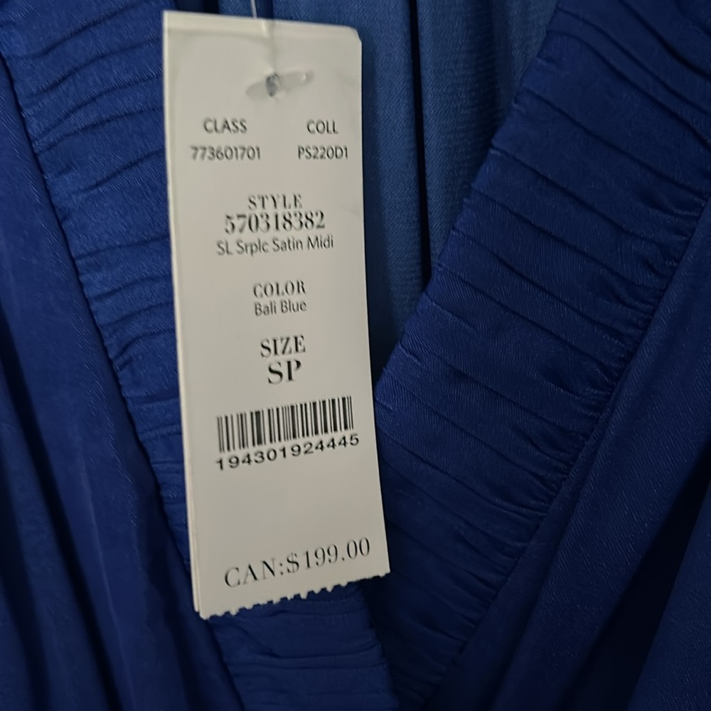 Vibrant Blue Sleeveless Dress - Picture 5 of 7